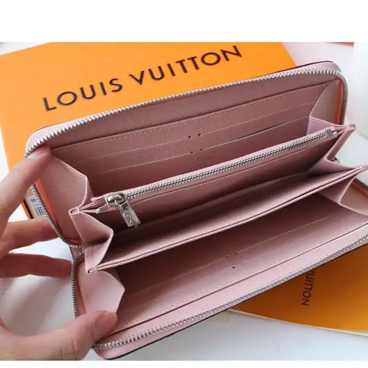 Bags 204B570014 LV 0822